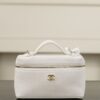 img_52c5449b_20260606_i1780726547709_4540_0_6.jpg Luxury White Vanity Bag